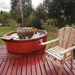 Cabanas Troncos De Alerce En Puerto Montt Con Tinaja Caliente